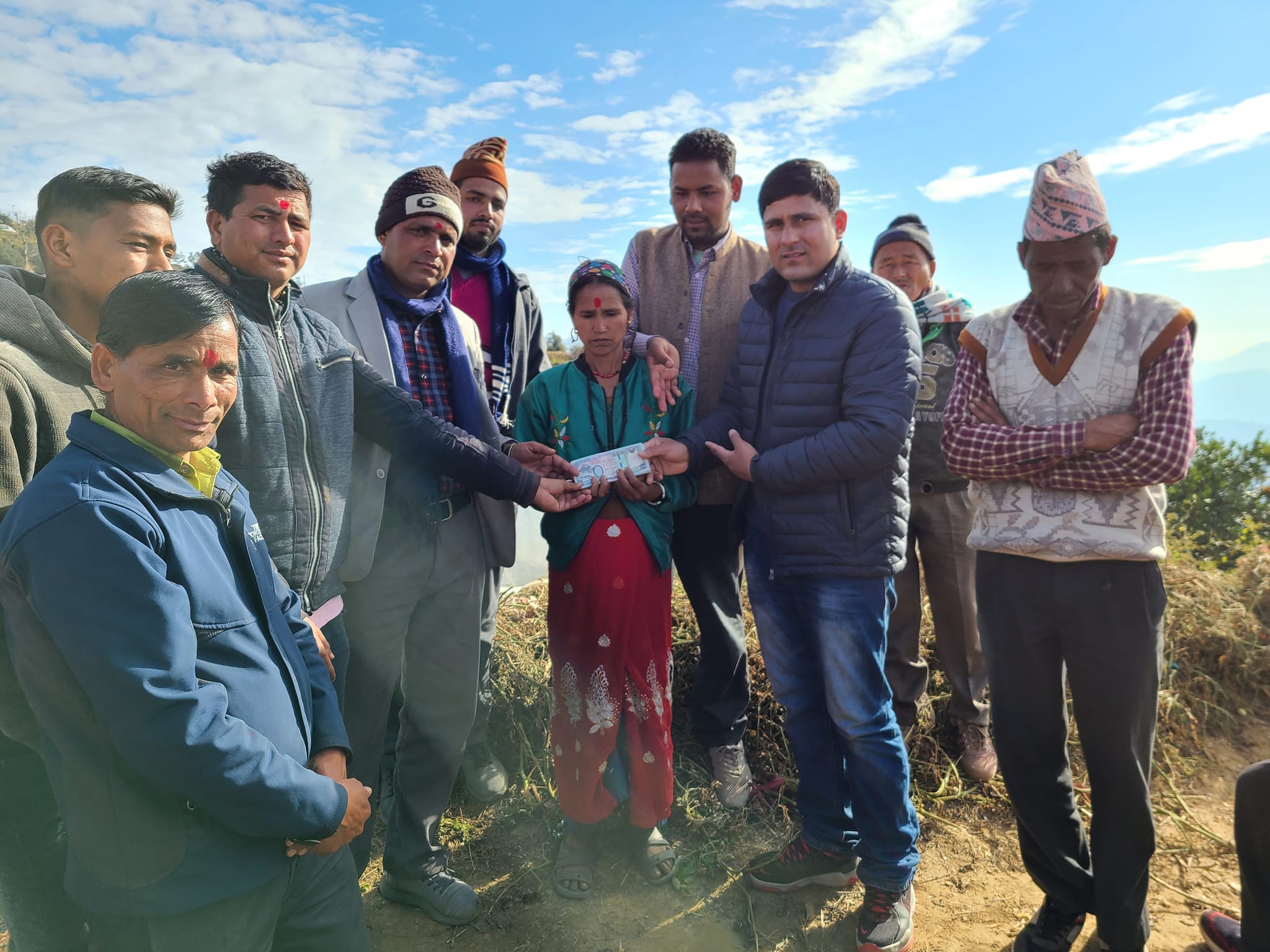 बैतडीको शिवनाथमा मृतकका परिवारलाई राहत वितरण 